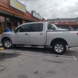 Nissan Titan