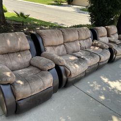 3pc Sofa loveseat and Chair (all With recliner)