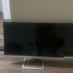 2 24inch Monitors In Great Condition. 