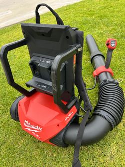 Milwaukee M18 FUEL Backpack Leaf Blower