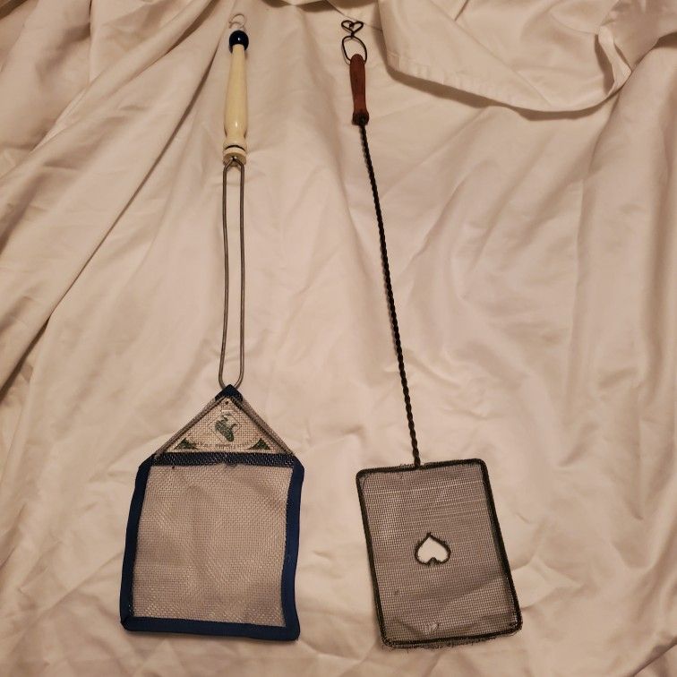 Lot Of 2 Vintage fly swatters