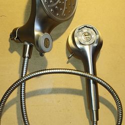 MOEN MAGNETIC Duel Shower Head