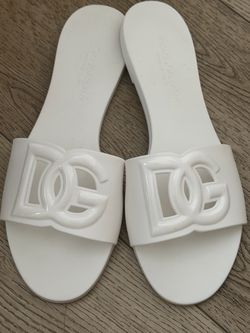 D&G white slide