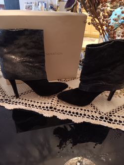 Bcbg Black & Navy Cuff Suede Boots, Sz 6.5