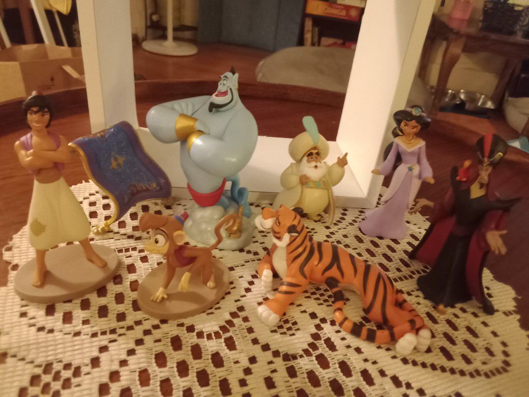  Disney  Figurines