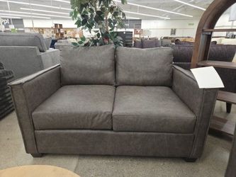 Sadalia Gray Loveseat