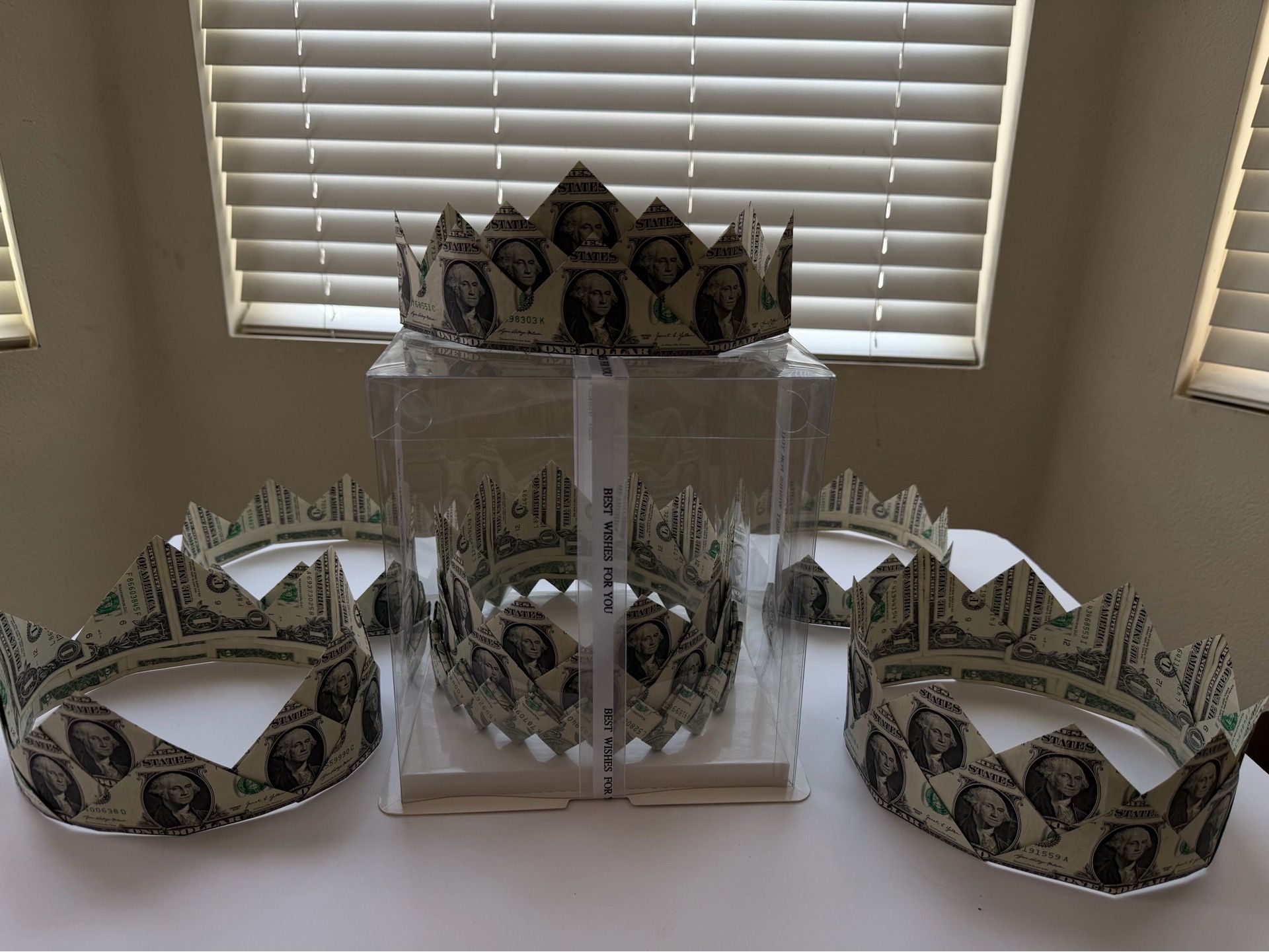Money crowns