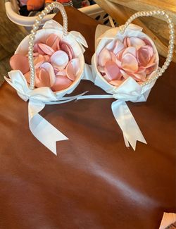 Elegant flower girl baskets