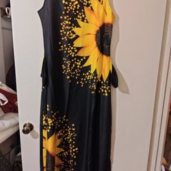 Nice Summer Sunflower Sleeveless Dress. Size Large