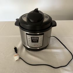 Instant Pot Multi-Cooker – Great Condition!
