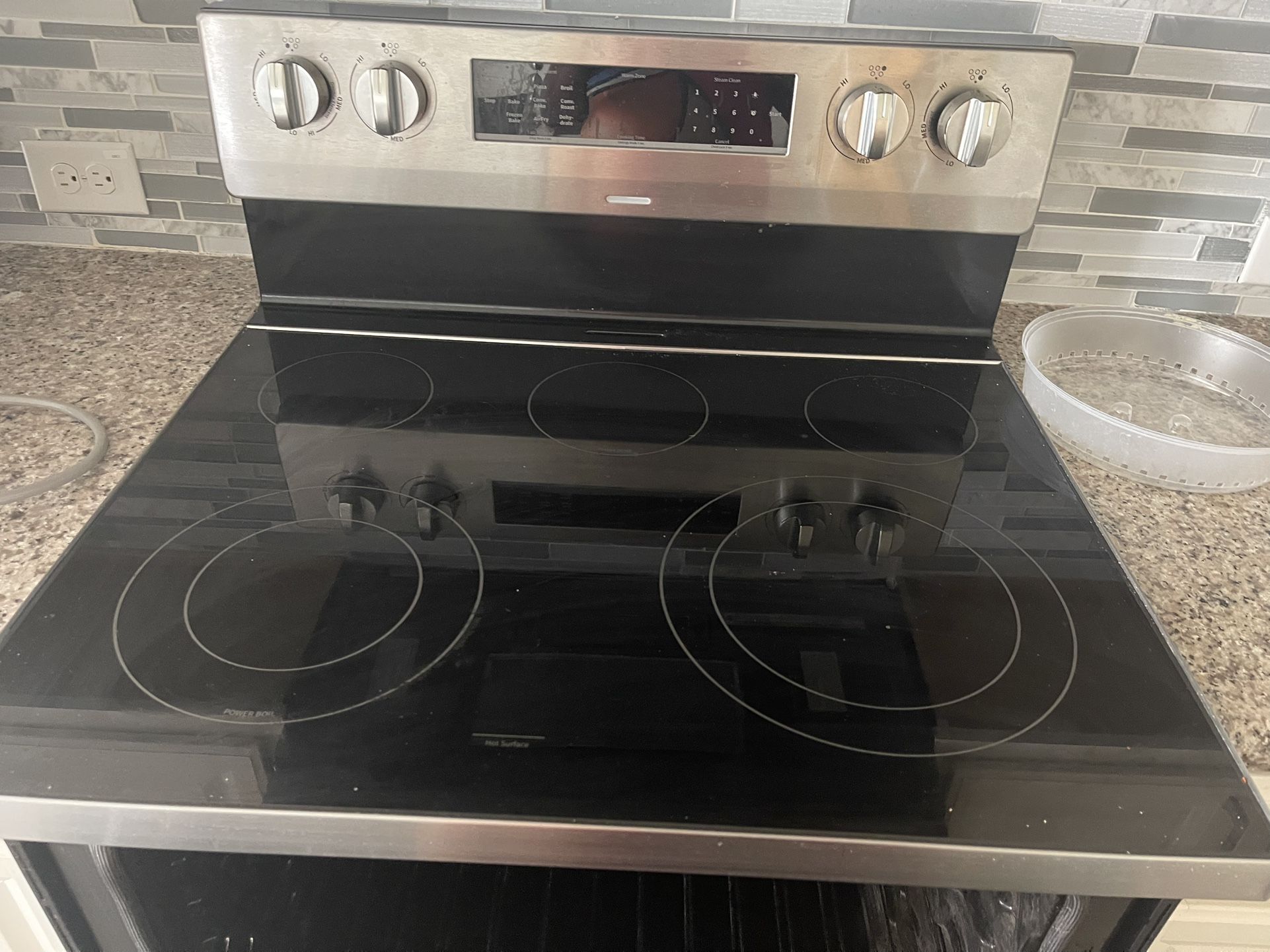 *New Stove* Electric, Air fryer & Self Cleaning!!