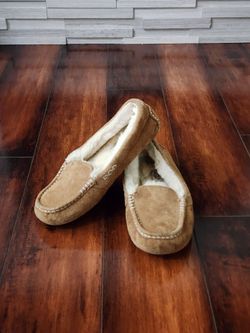 UGG Dakota Chestnut Suede Shearling-Lined Moccasin Slippers – Women’s US 6