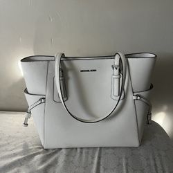 Micheal Kors While Purse 