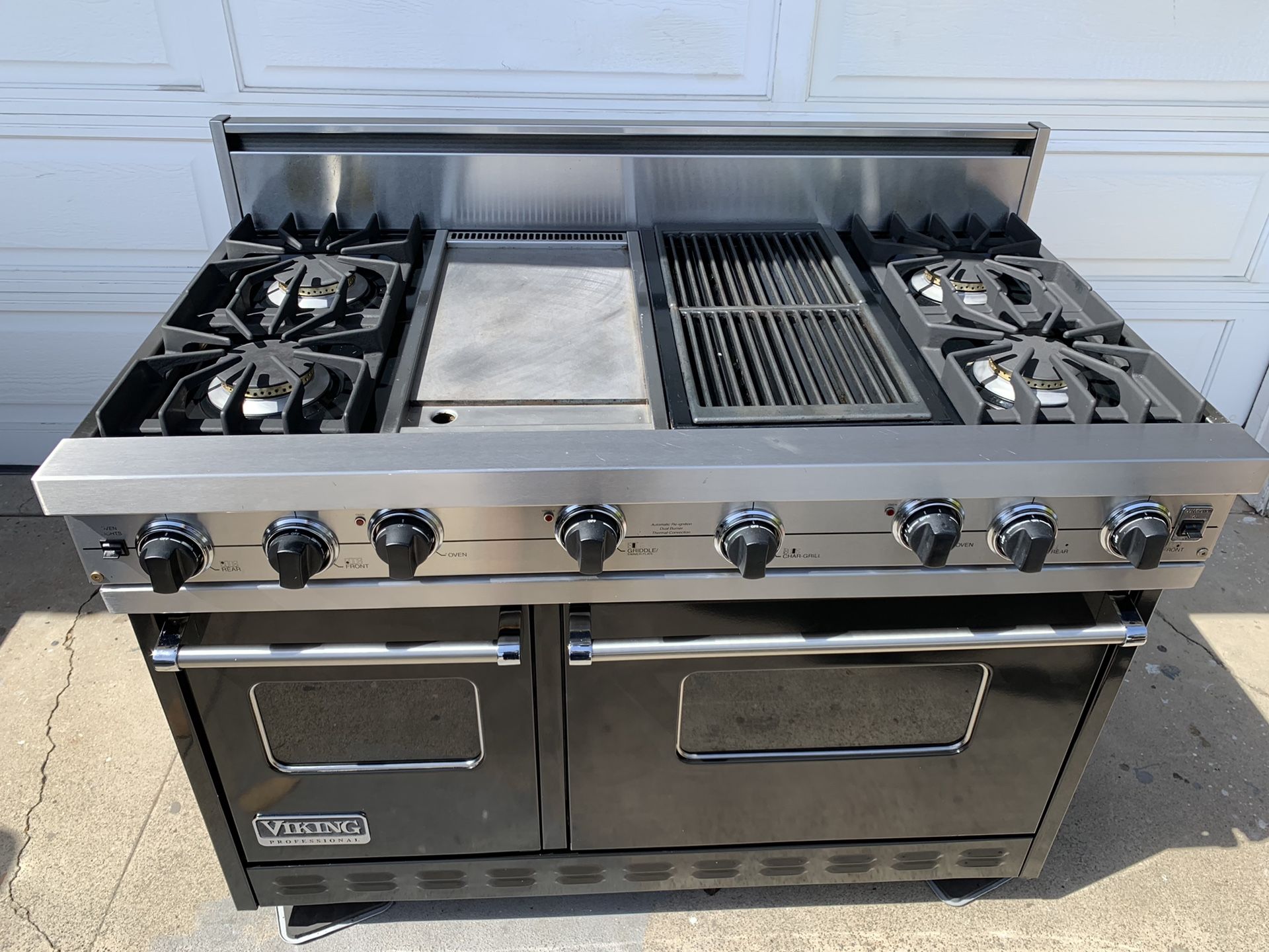 Viking Stove VGIC4874GQBK 48 Inch Black 4 Sealed Burner Range