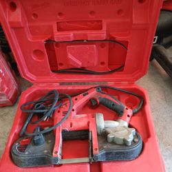 Milwaukee Compact Blade Saw 