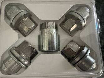 New OEM Land Rover Silver Wheel locks Lug