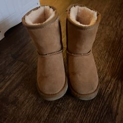 Kids size UGGS 