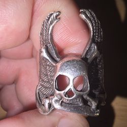 VINTAGE STERLING SILVER BIKER RING SCHULL/WINGS SIZE 9
