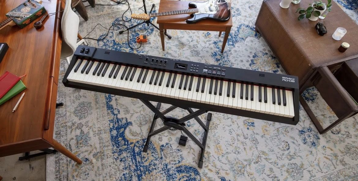 Roland RD-08 Synthesizer 2024 Stage Piano AC100V w/Bag
