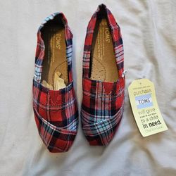 NWT Toms Womens Red Plaid Shoes 