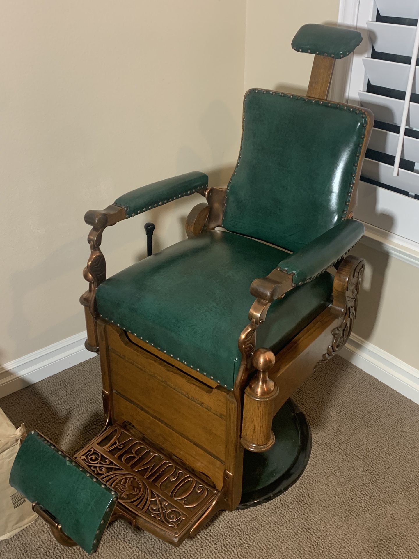 1904 Kochs Pedestal Columbia Chair
