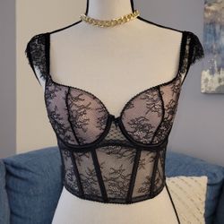 Victoria's Secret black corset top
Size Small
