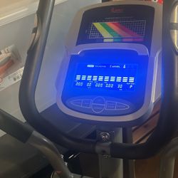 SUNNY HEALTH AND FITNESS  ELIPTICAL