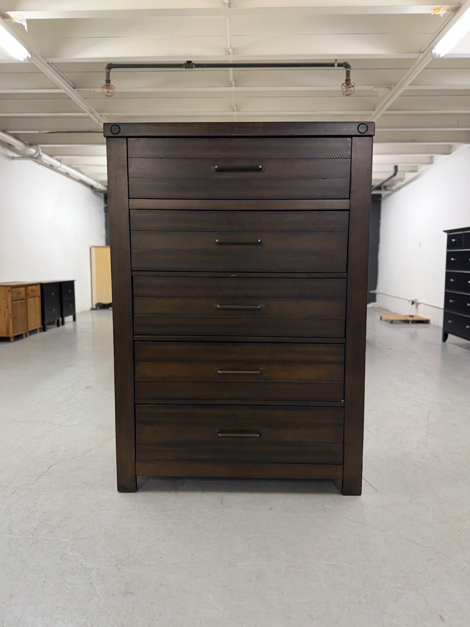 Nice Bob’s Furniture 6 Drawer Chest Dresser with Jewelry / Mirror Top