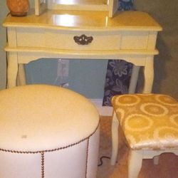 3 Piece Vanity Set  and Large Ottoman 