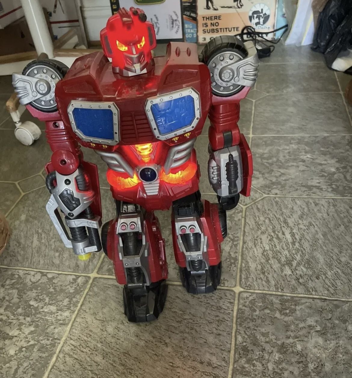 Large Robot Old Toy Lights Talks Sounds .2012 Nice