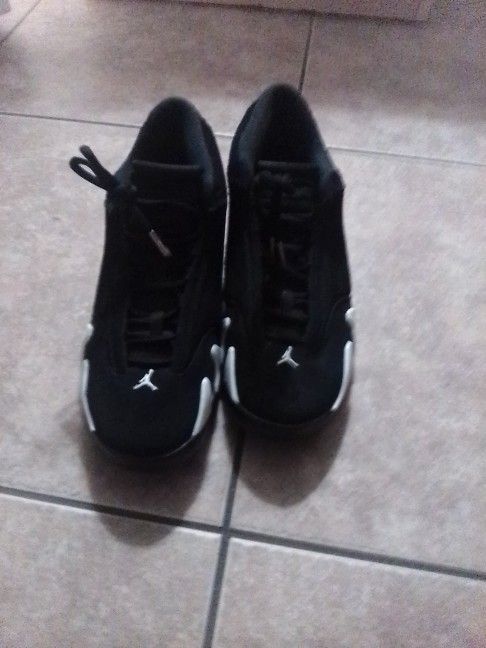 Jordan 14 Retro Black And White