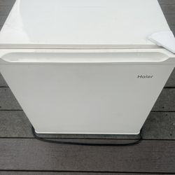 Haier Mini Refrigerator 