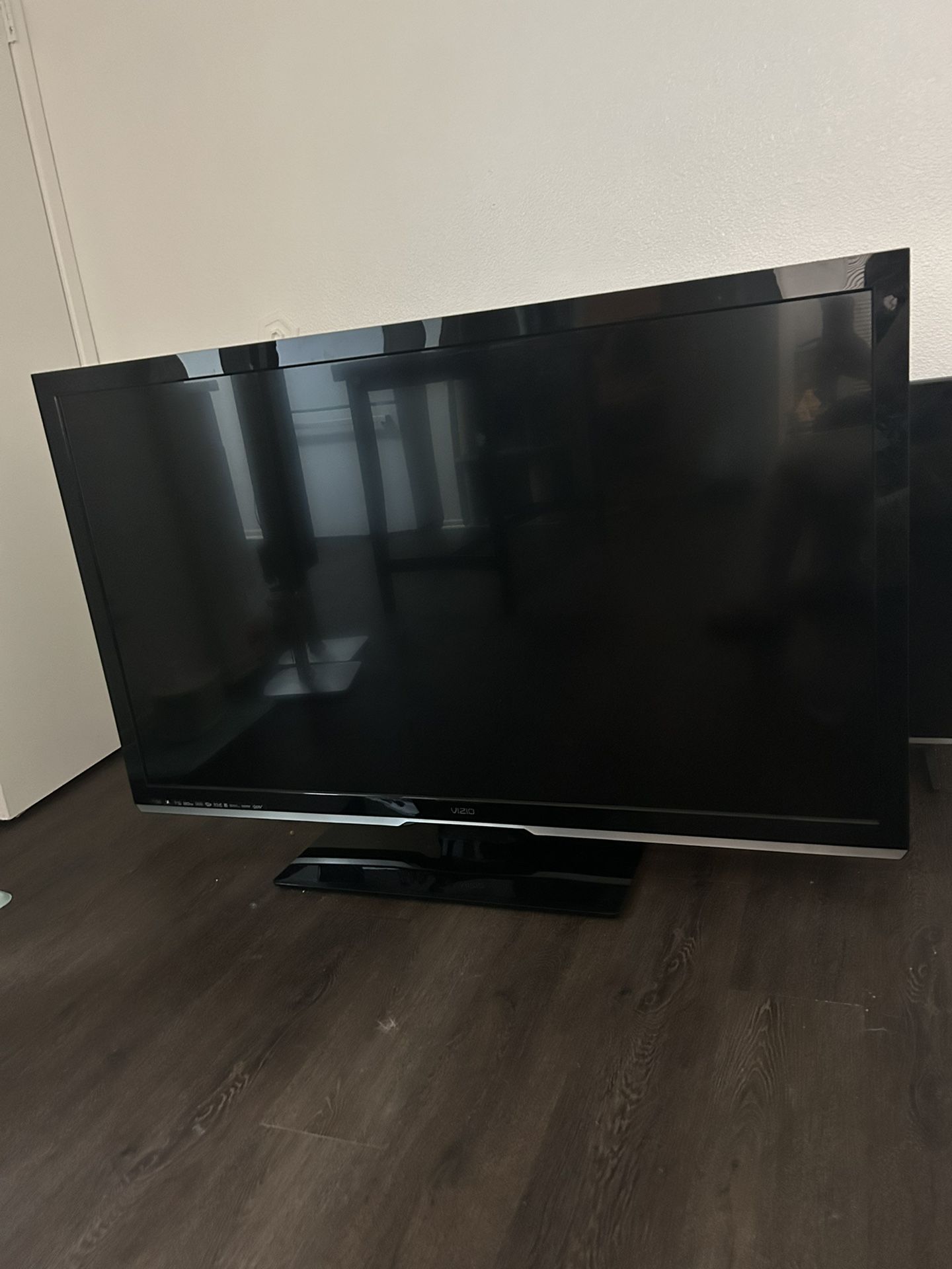 VIZIO 60 Inch Tv