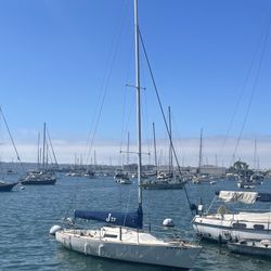 1984 J/Boat J/27 Sailboat — Seaworthy