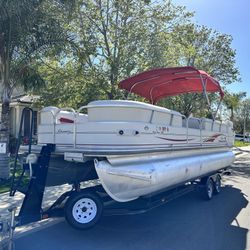 2007 Pontoon 25’ Suntracker 