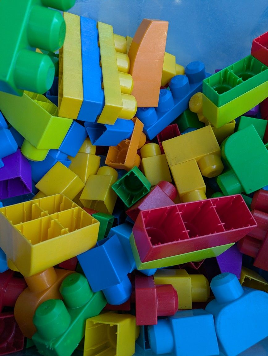 Mega Blocks 100 Pieces