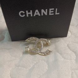 Star Pearl Pentagram Brooch 