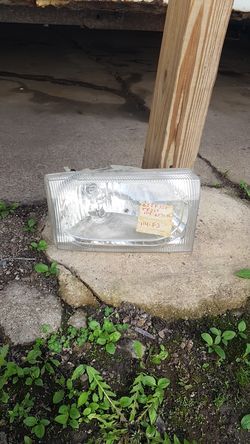 Head light for f350 or f250 2003