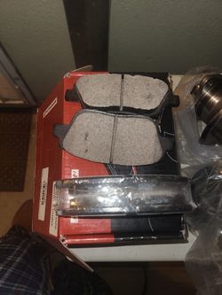 BRAND NEW BRAKE PAD.  AS IN PICTURES..