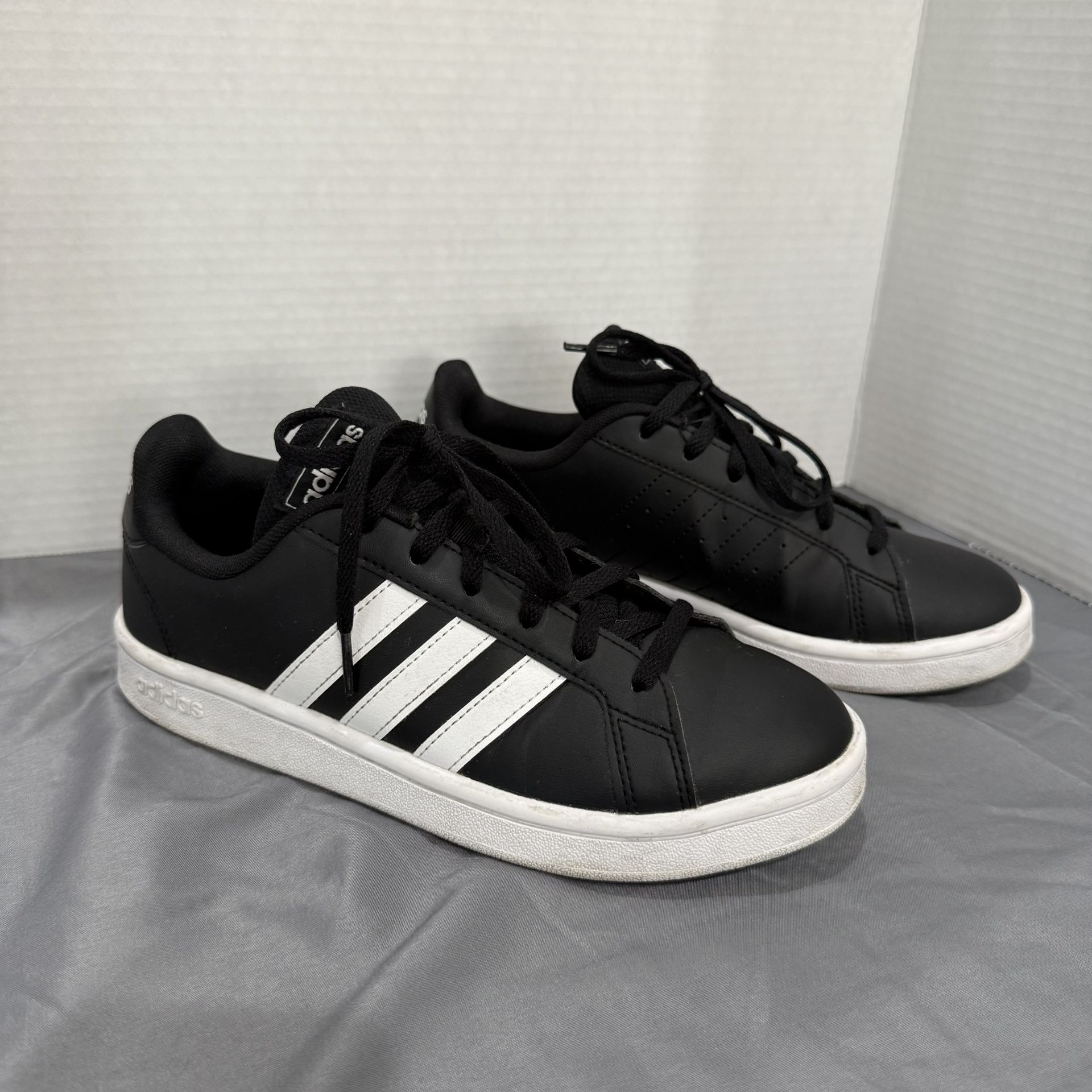 Adidas Cloudfoam Shoes Size 6 1/2 women 