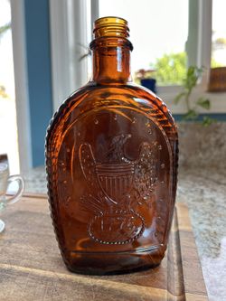 Vintage 1976 Log Cabin Syrup Bicentennial 1776 Amber Glass Bottle