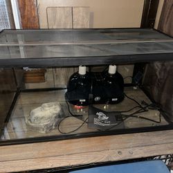 Reptile Tank With Double Heated Lamps And Heating Pad