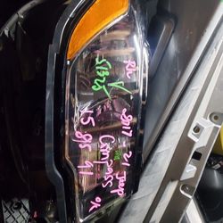 2017-21 Jeep Compass Right Headlight 