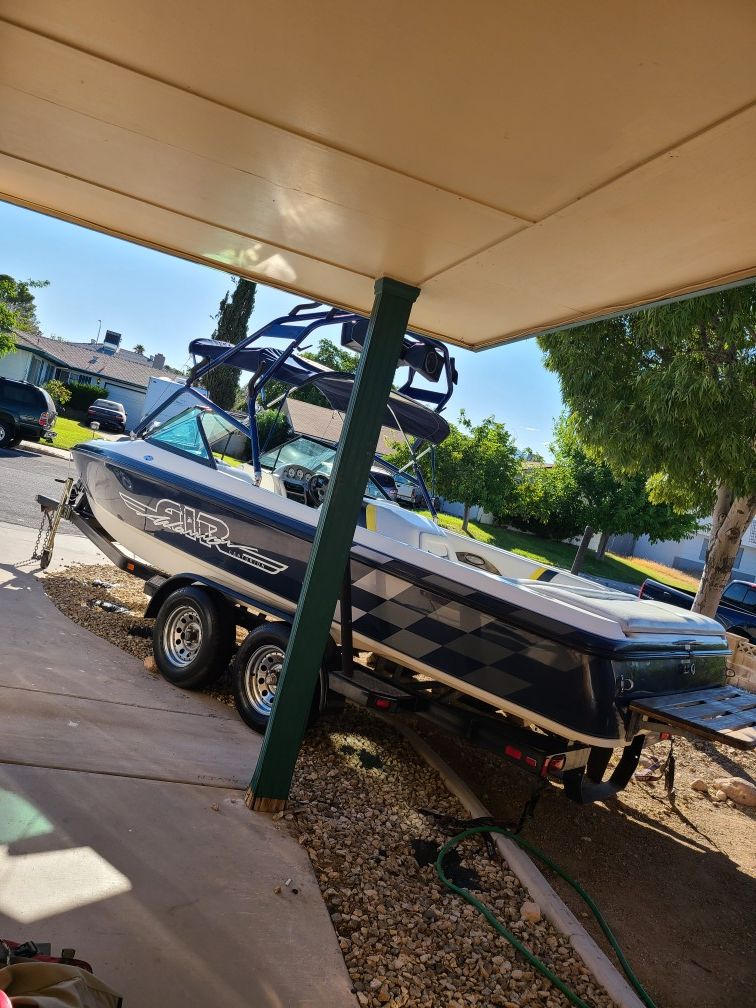 2001 Centurian Air warrior elite Bowrider tournament champion boat