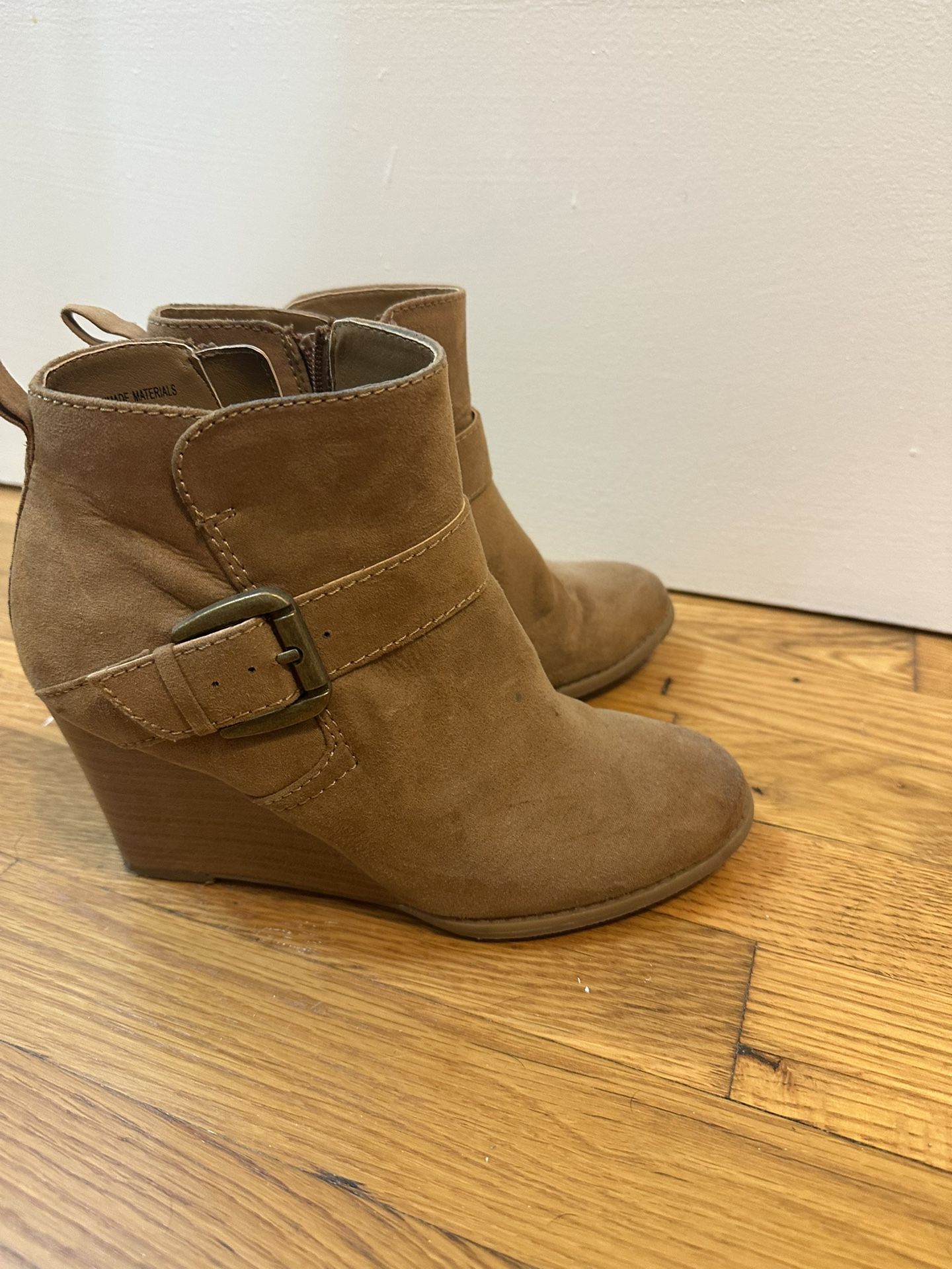 Boots Women Size 6.5