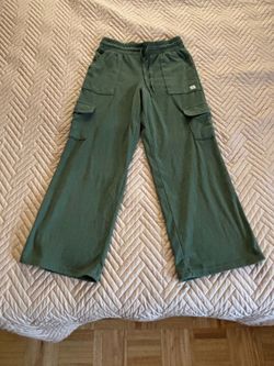 BearPaw Outdoors — Medium Green Women’s Cargo Sweatpants