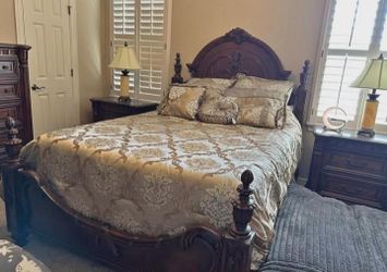Bedroom set with dresser, nightstand, mirror,chest