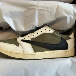 Jordan 1 Low x Travis Scott Medium Olive 12