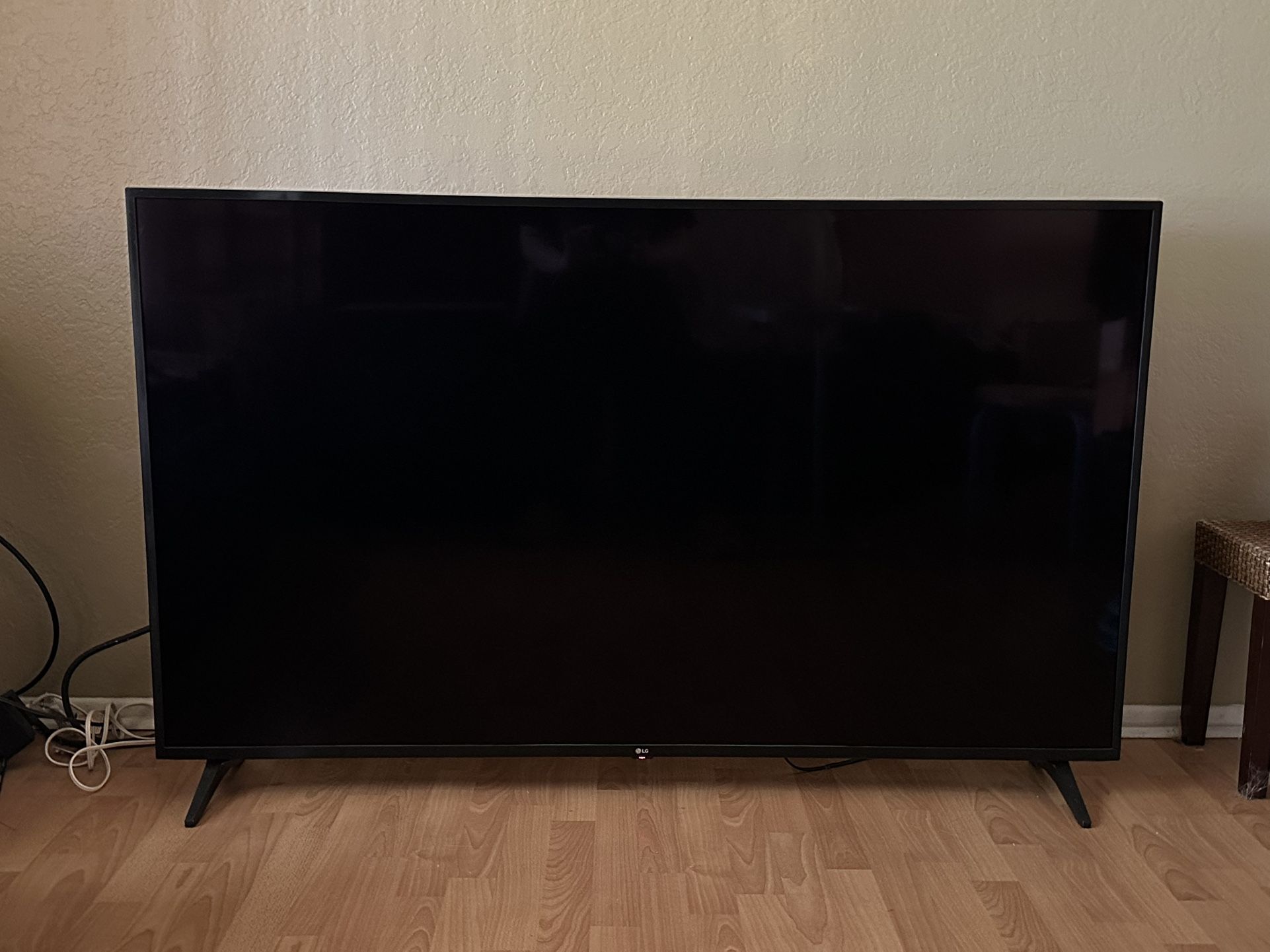 LG UN 65 inch 4K Smart UHD TV