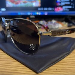 Guess Aviator Sunglasses 